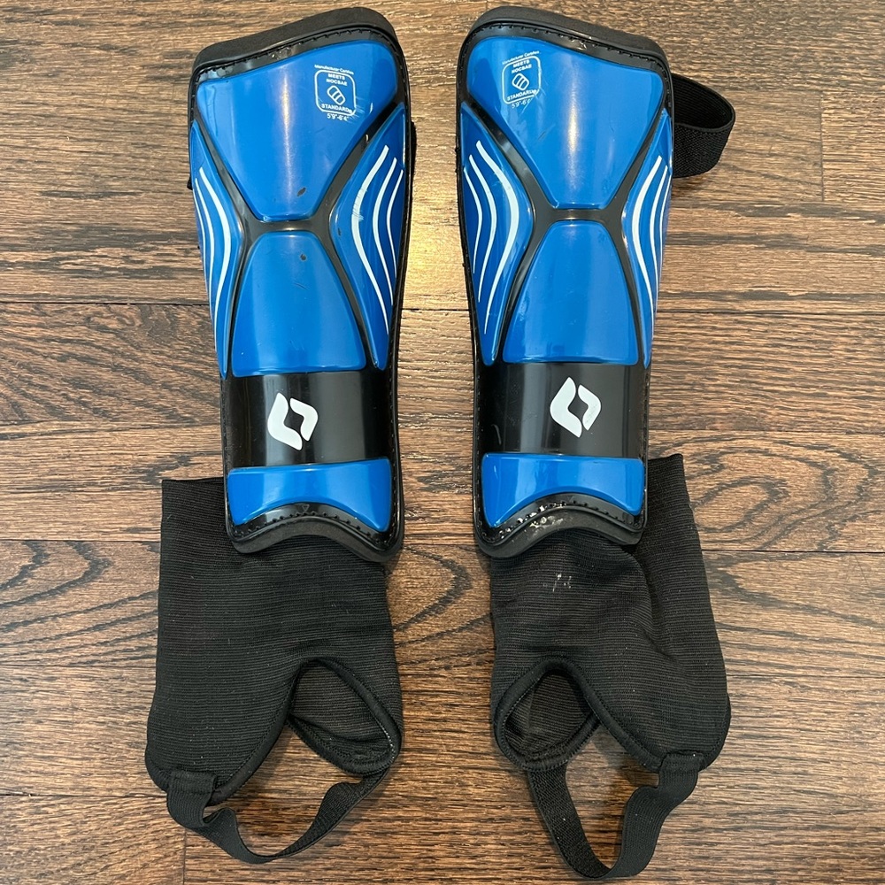 👗Shin guards soccer. Used once.